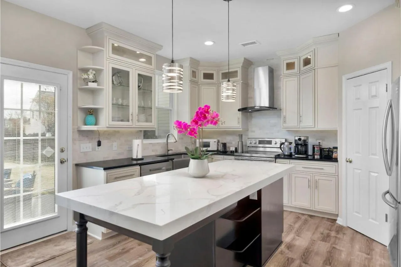 Holiday home Spectacular Singe-Family Home With Pool & Amenities Charlotte